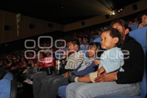 FUNCIÓN EN CINEMEX . DÍA DEL NIÑO