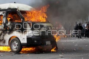 INCENDIAN TRANSPORTE PUBLICO EN FEDERAL ATLIXCO