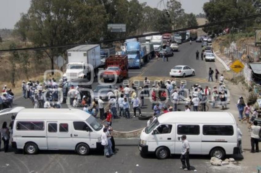 INCENDIAN TRANSPORTE PUBLICO EN FEDERAL ATLIXCO