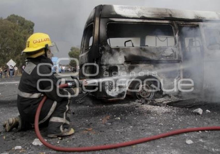 INCENDIAN TRANSPORTE PUBLICO EN FEDERAL ATLIXCO