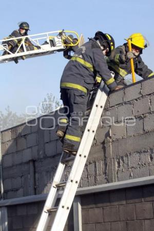 INCENDIO EN FÁBRICA DE ALGODÓN