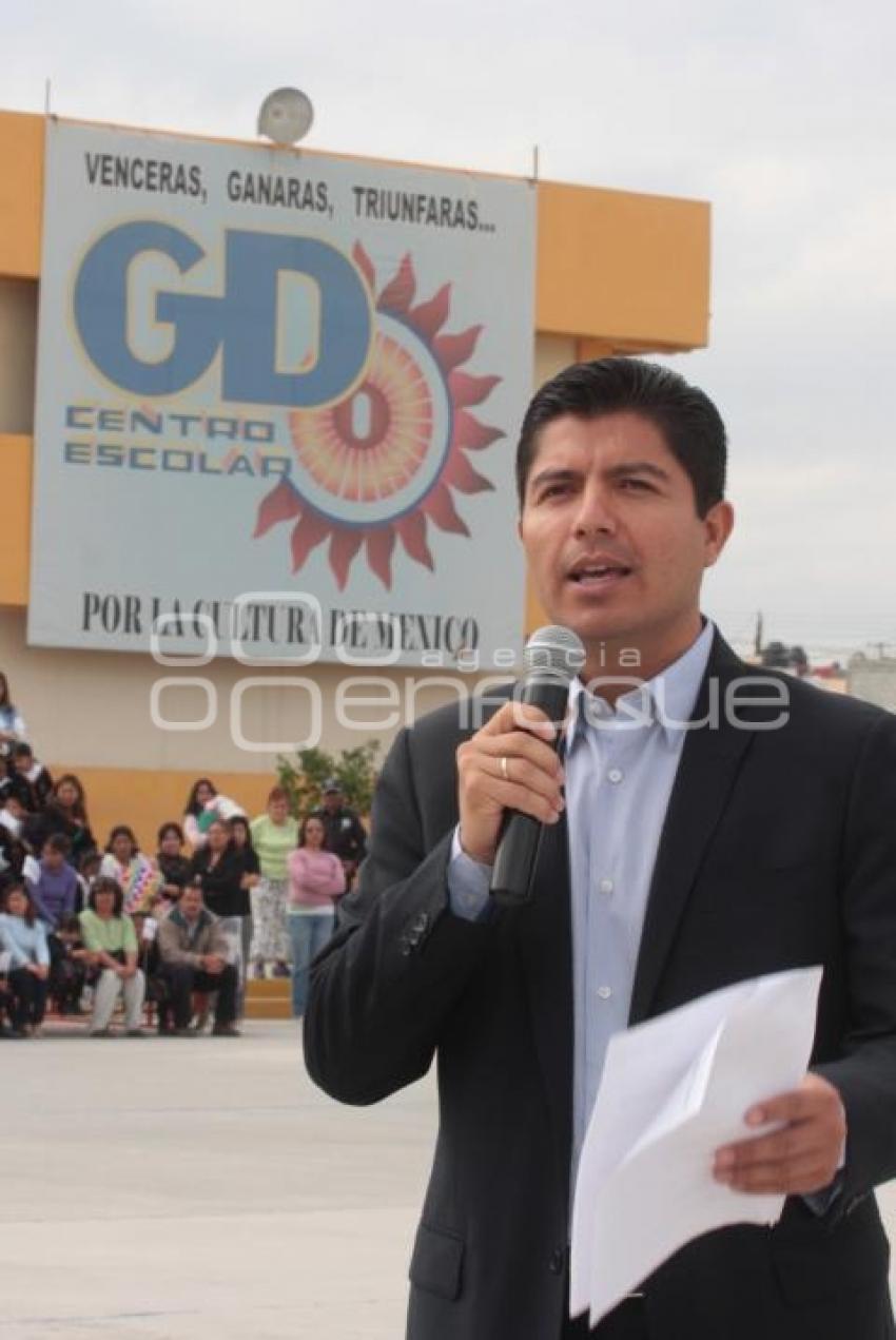 FIRMA CONVENIO AYUNTAMIENTO - FUNDACION UNETE - AULA DE MEDIOS