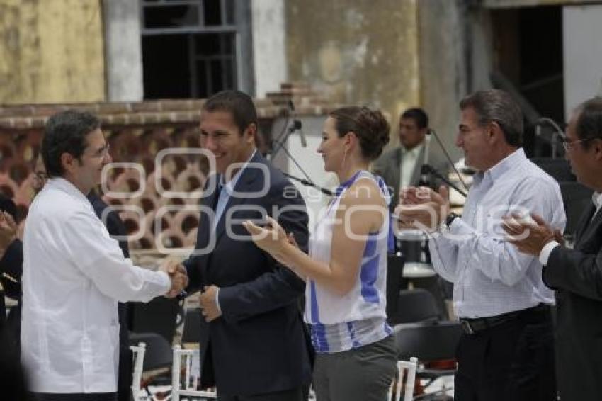 FIRMA DE CONVENIO . EX FABRICA LA CONSTANCIA