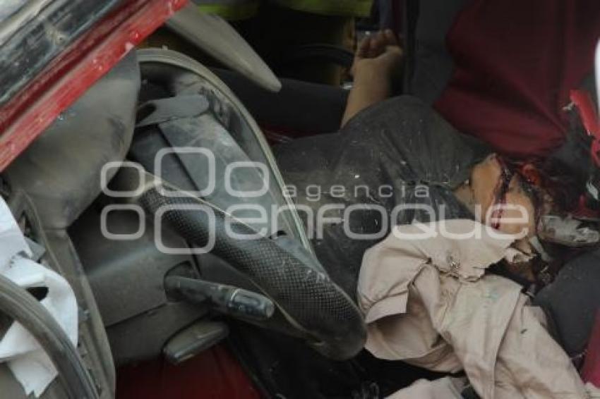 ACCIDENTE VÍA ATLIXCÁYOTL