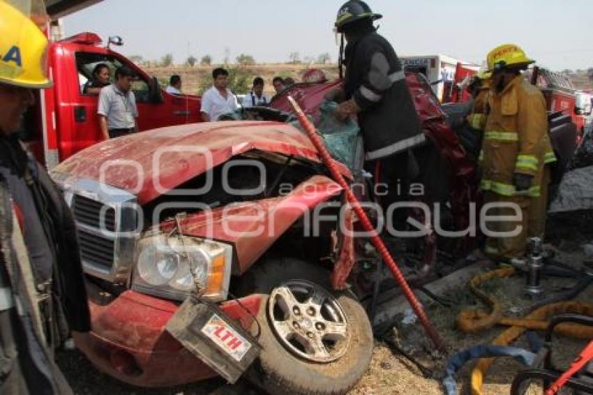 ACCIDENTE VÍA ATLIXCÁYOTL