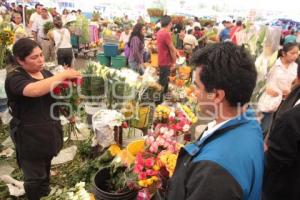 VENTA DE FLORES EN MERCADO HIDALGO-  DIA DE LAS MADRES