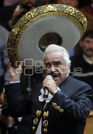 MÚSICA . VICENTE FERNÁNDEZ