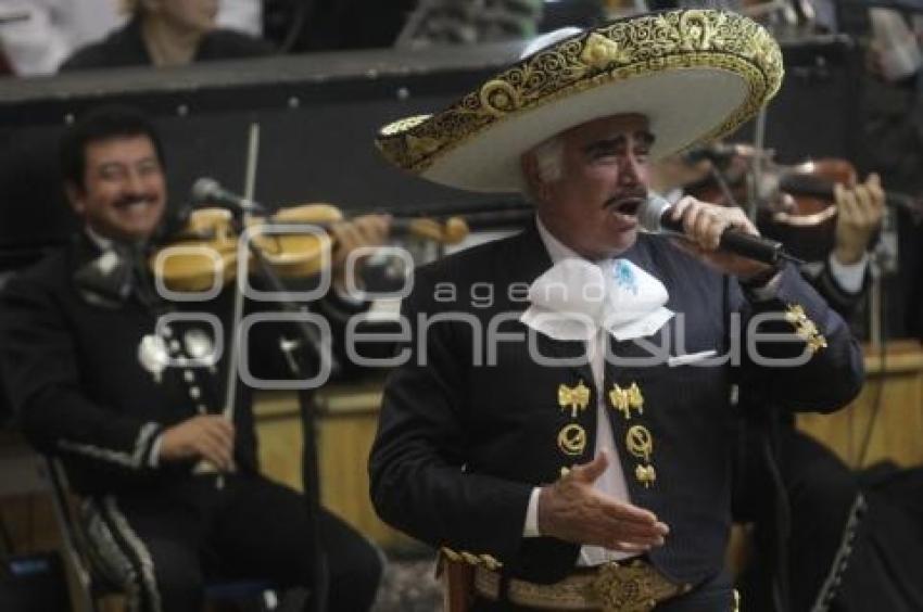 MÚSICA . VICENTE FERNÁNDEZ