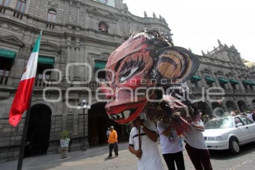 MARCHAN MAESTROS DISIDENTES . DÍA DEL MAESTRO