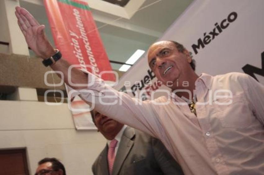 JULIAN HADDAD- COORDINADOR METROPOLITANO TOMA DE PROTESTA