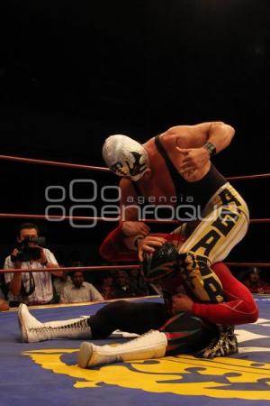 LUCHA LIBRE . ARENA PUEBLA