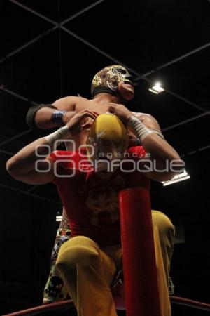 LUCHA LIBRE . ARENA PUEBLA