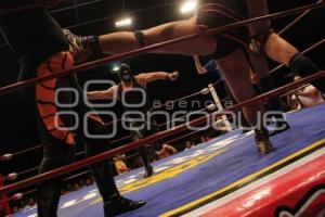 LUCHA LIBRE . ARENA PUEBLA