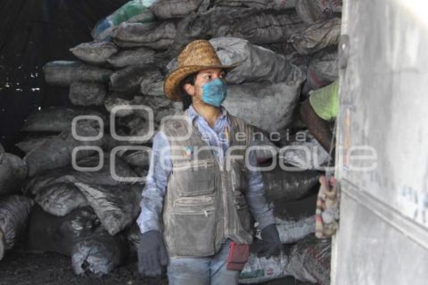 DECOMISO DE CARBÓN CLANDESTINO . CENTRAL DE ABASTO