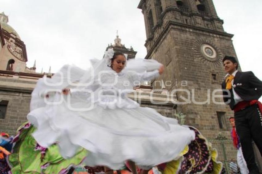 MANIFESTACIÓN CULTURAL ESTUDIANTES