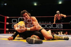 LUCHA LIBRE . ARENA PUEBLA