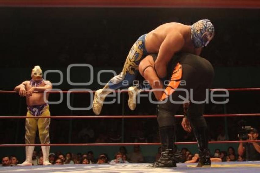 LUCHA LIBRE . ARENA PUEBLA