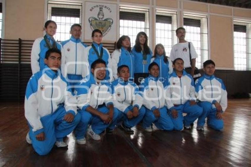 EQUIPO DE KARATE BUAP