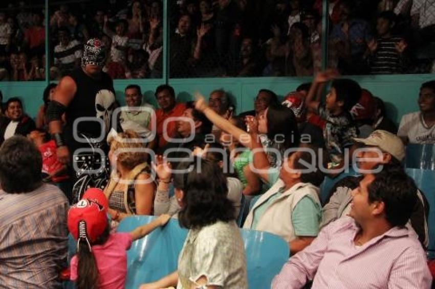 LUCHA LIBRE . ARENA PUEBLA