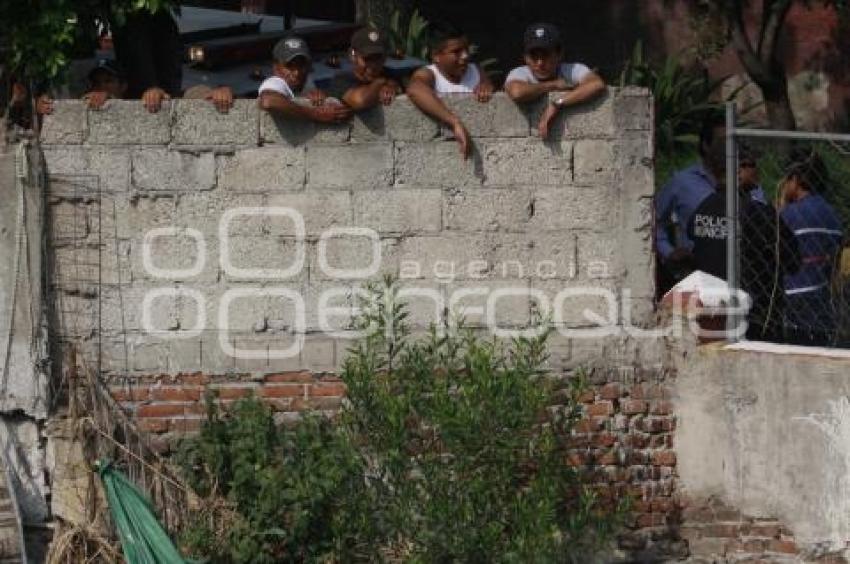 CAE JOVEN A BARRANCA EN ZARAGOZA