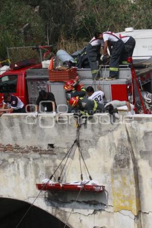 CAE JOVEN A BARRANCA EN ZARAGOZA