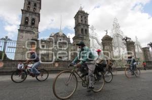 MANIFESTACIÓN A BORDO DE BICICLETAS