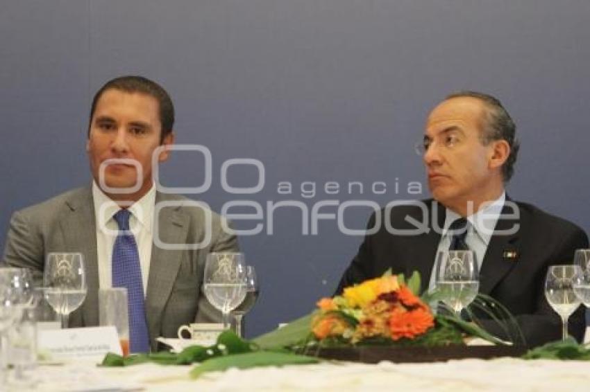 ENTREGAN PREMIO AL EXPORTADOR DEL AÑO