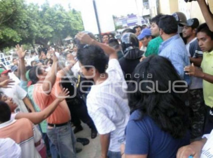 ACATLÁN DE OSORIO . CONFLICTO INSPECTORÍA