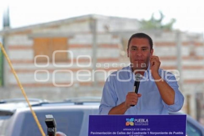 ARRANCA OBRA DE PAVIMENTACIÓN EN ROMERO VARGAS