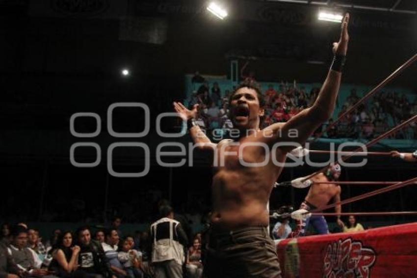 LUCHA LIBRE . ARENA PUEBLA