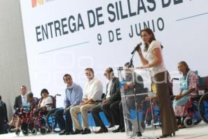 ENTREGA DE SILLAS DE RUEDAS