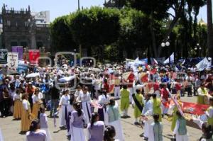 CRISTIANOS MARCHAN POR LA PAZ MUNDIAL