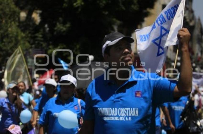 CRISTIANOS MARCHAN POR LA PAZ MUNDIAL