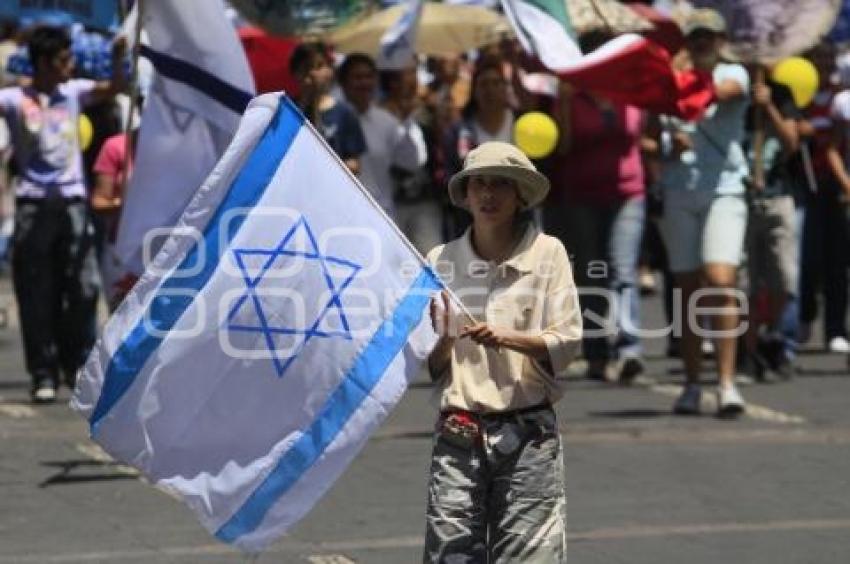 CRISTIANOS MARCHAN POR LA PAZ MUNDIAL