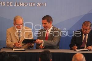 FIRMAN CONVENIO IMPULSAR INFRAESTRUCTURA EDUCATIVA