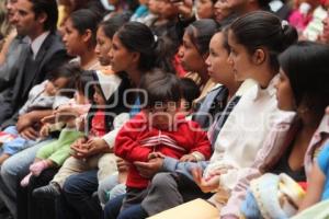 ENTREGAN APOYOS A MADRES JÓVENES