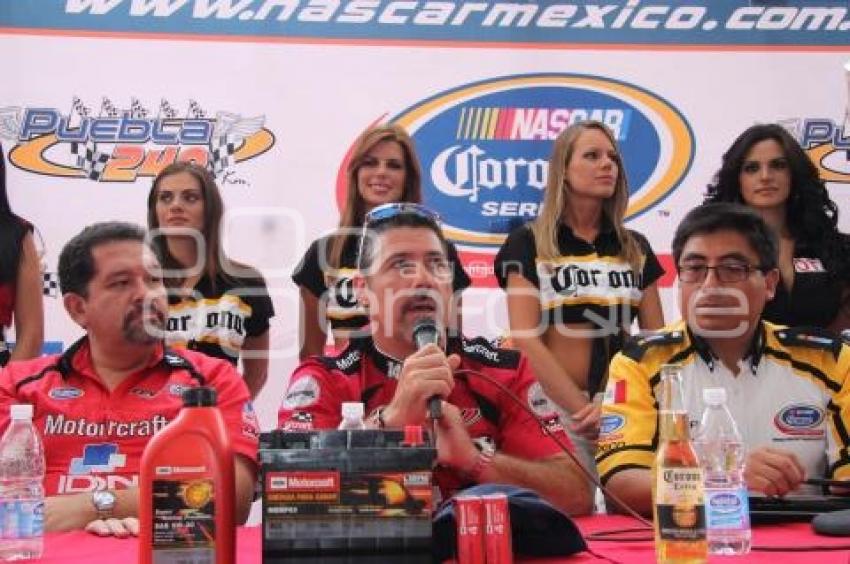 PRESENTAN NASCAR CORONA SERIES