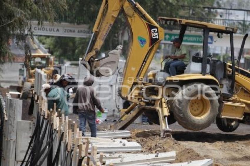 OBRAS EN LA RECTA  A CHOLULA