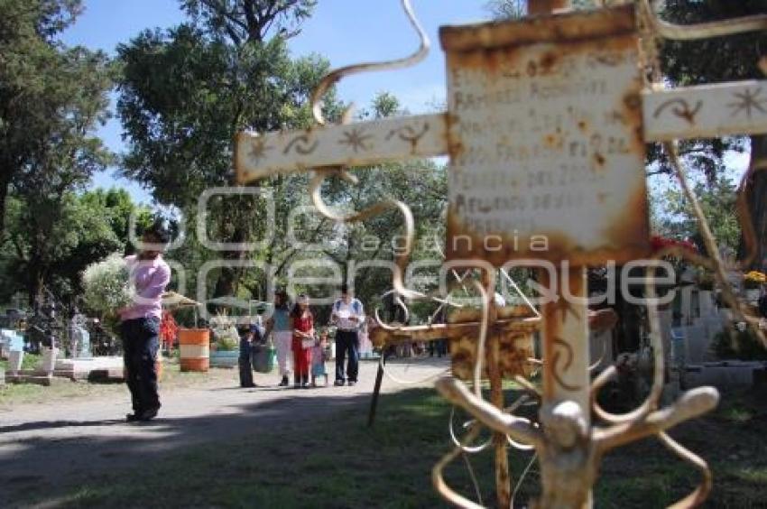 PANTEÓN MUNICIPAL . DÍA DEL PADRE