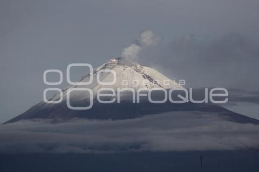 TURISMO . VOLCÁN