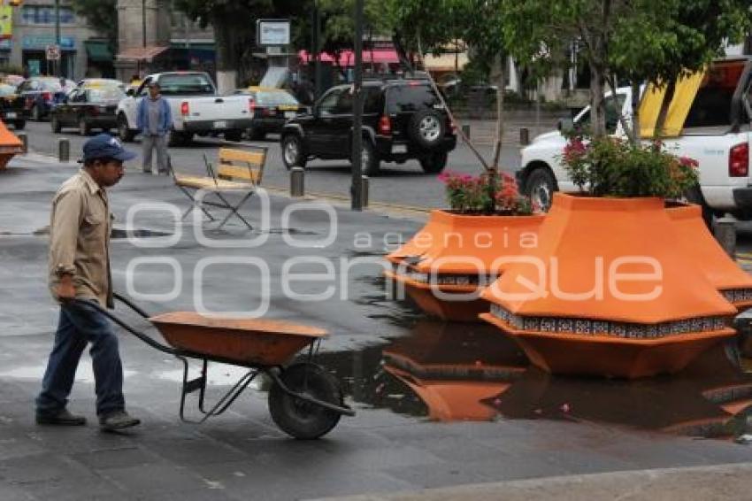 TRABAJOS EN EL PARQUE DONDE SE UBICA ESTATUA DE PALAFOX