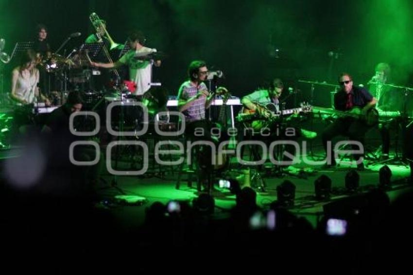 CONCIERTO . ZOÉ