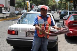 REORDENAN FRANELEROS EN LA JUÁREZ