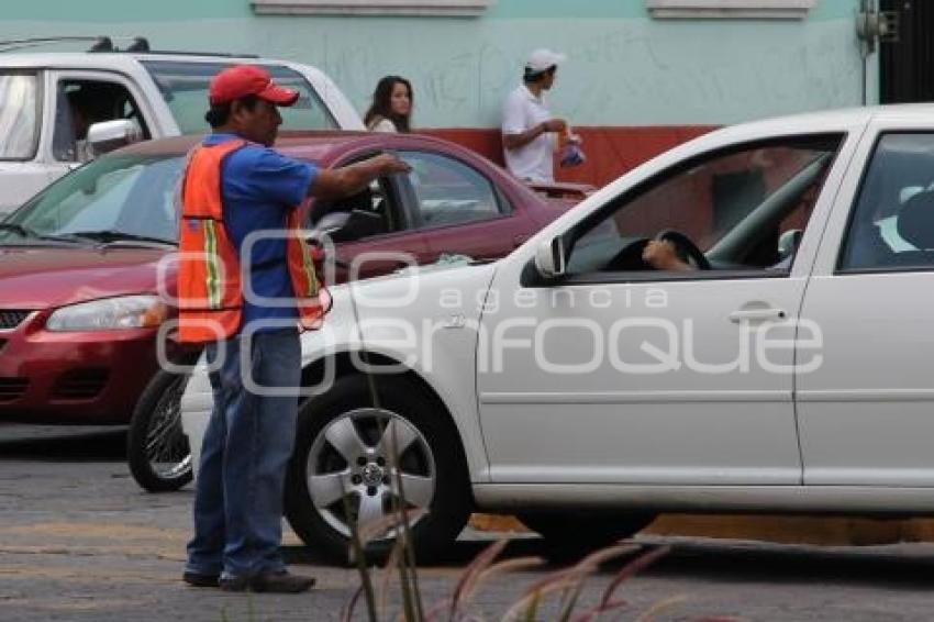 REORDENAN FRANELEROS EN LA JUÁREZ