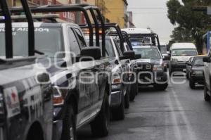 PRESENCIA POLICIACA FRENTE AL CENTRO COERCIAL "LA RAZA"