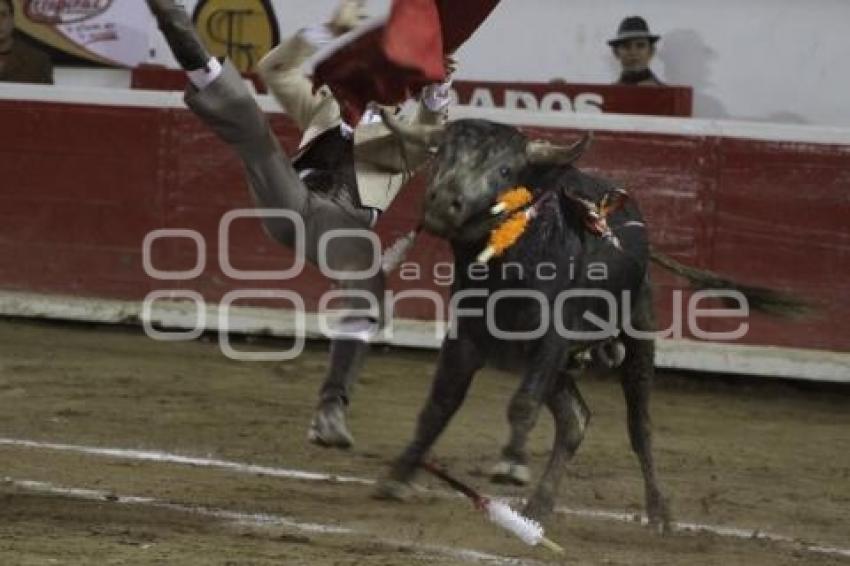 CORRIDA DE TOROS - ASPIRANTE A NOVILLERO - ANGEL SERAFINO