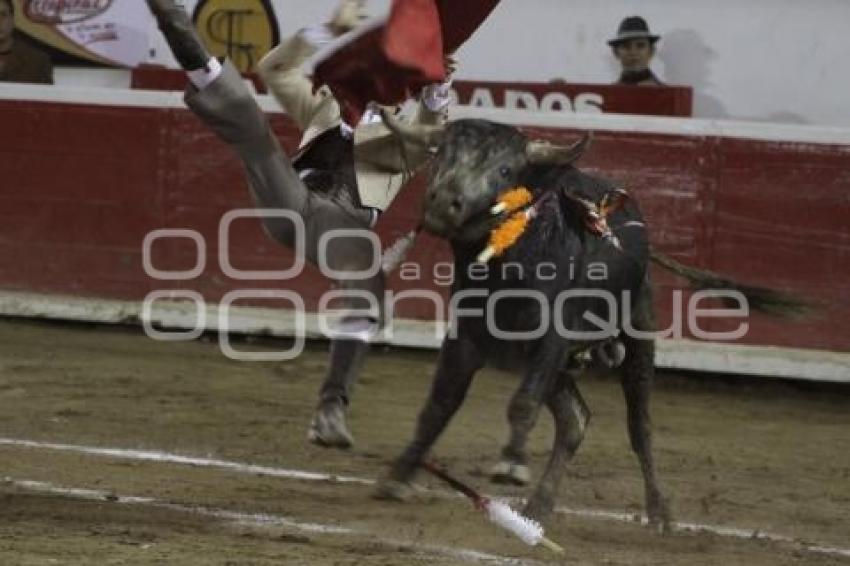 CORRIDA DE TOROS - ASPIRANTE A  NOVILLERO - ANGEL SERAFINO