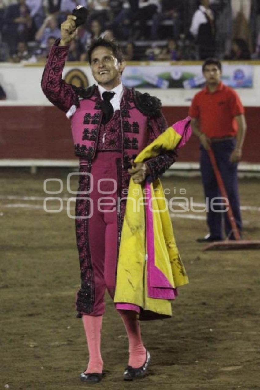 CORRIDA DE TOROS - RUBEN ARROYO
