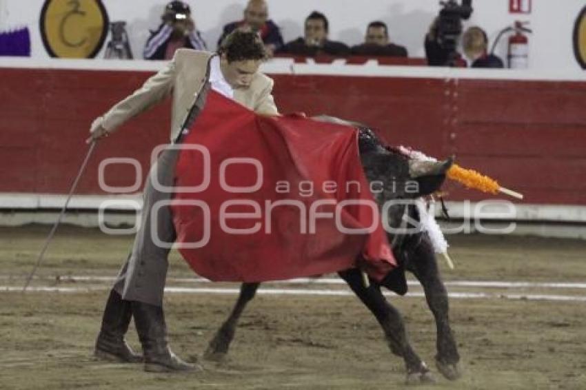 CORRIDA DE TOROS - ASPIRANTE A  NOVILLERO - ANGEL SERAFINO