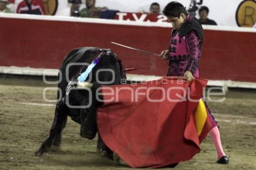 CORRIDA DE TOROS - RUBEN ARROYO